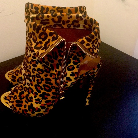 Tiger Printed High Heels - Picture 4 of 4